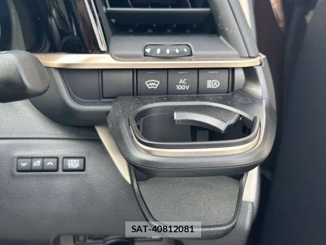 Toyota Crown Crossover 2023-10 7326356-17
