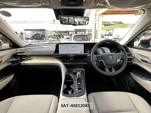 Toyota Crown Crossover 2023-10 7326356-4