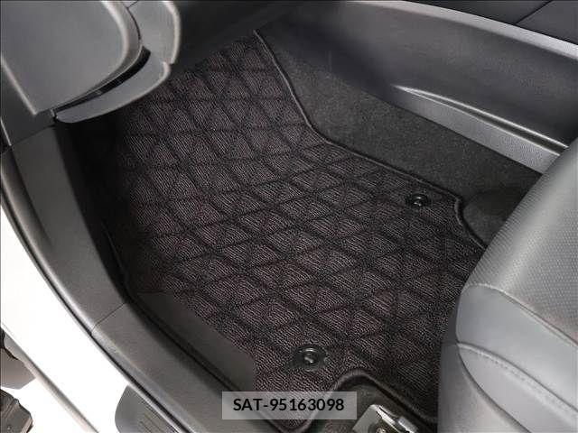 Toyota Crown Crossover 2023-09 7326348-12