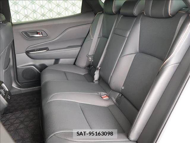 Toyota Crown Crossover 2023-09 7326348-13