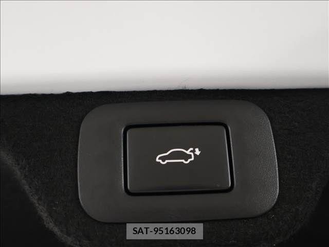 Toyota Crown Crossover 2023-09 7326348-19