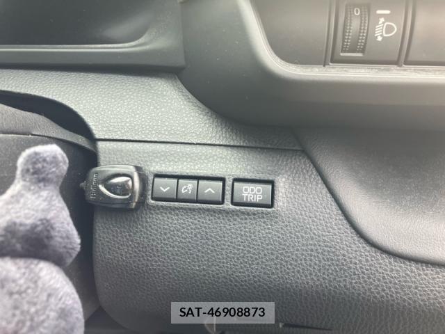 Toyota Crown Crossover 2023-06 7326358-17