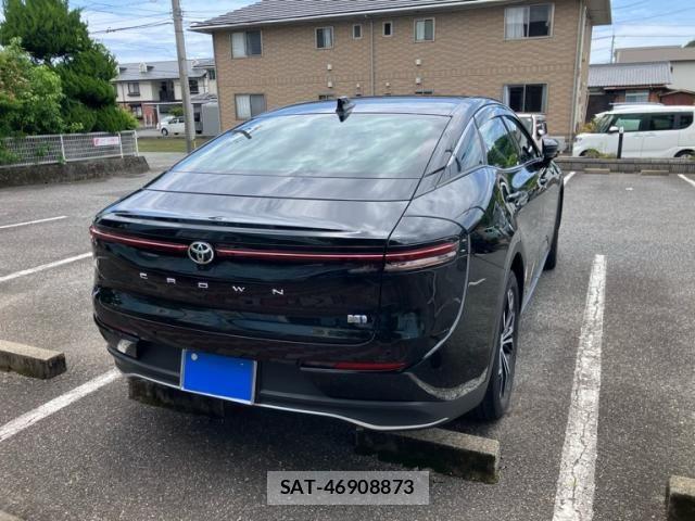 Toyota Crown Crossover 2023-06 7326358-2