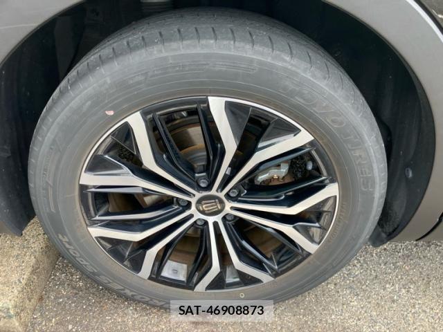 Toyota Crown Crossover 2023-06 7326358-6