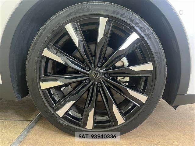 Toyota Crown Crossover 2023-03 7326359-11