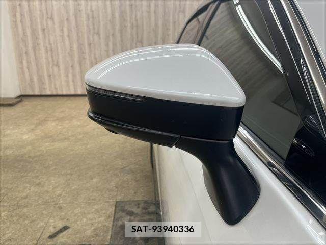 Toyota Crown Crossover 2023-03 7326359-23