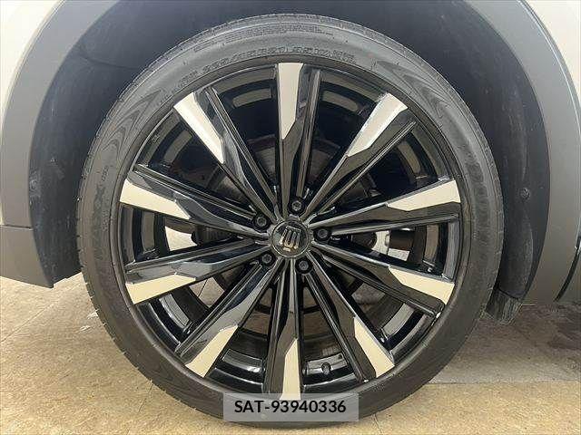 Toyota Crown Crossover 2023-03 7326359-24