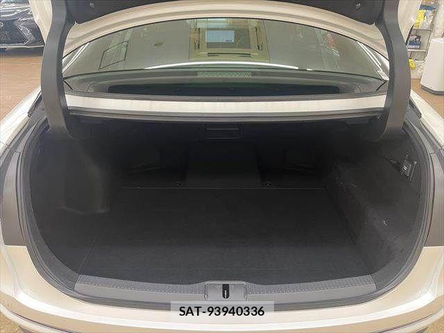 Toyota Crown Crossover 2023-03 7326359-8