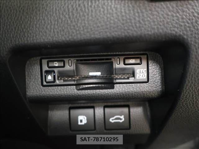 Toyota Crown Crossover 2023-06 7357262-9