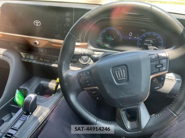 Toyota Crown Crossover 2023-06 7357264-12