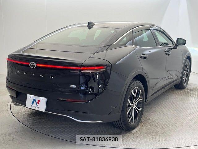 Toyota Crown Crossover 2023-06 7357266-17
