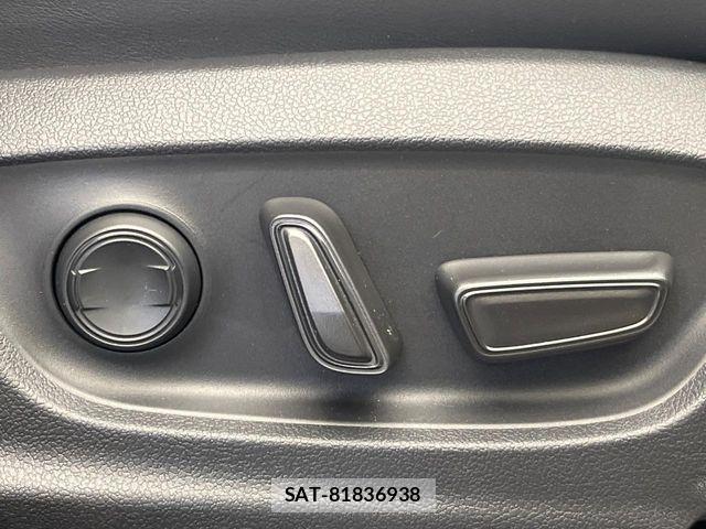 Toyota Crown Crossover 2023-06 7357266-7