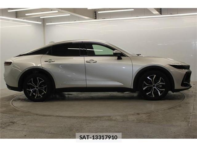 Toyota Crown Crossover 2025-02 7391694-3