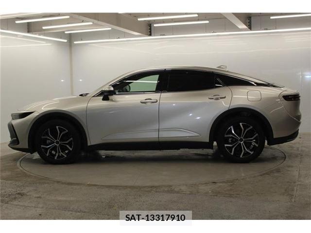 Toyota Crown Crossover 2025-02 7391694-7