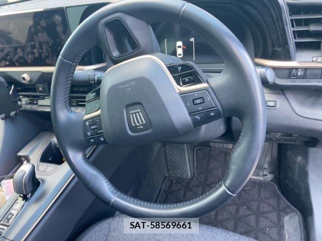 Toyota Crown Crossover 2022-09 7453644-20