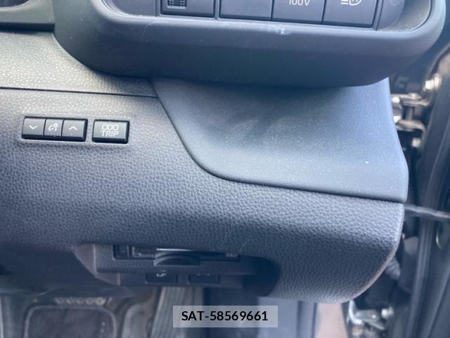 Toyota Crown Crossover 2022-09 7453644-21