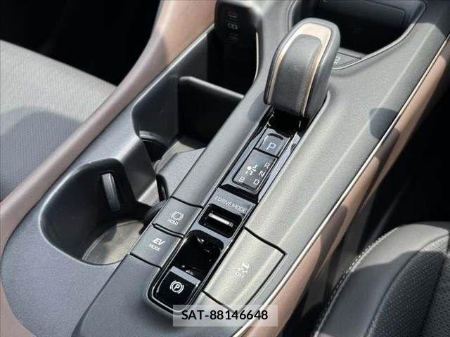 Toyota Crown Crossover 2023-05 7453640-6