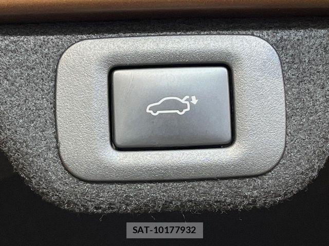 Toyota Crown Crossover 2023-03 7453642-9