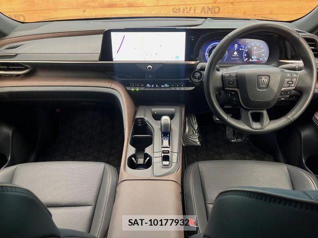 Toyota Crown Crossover 2023-03 7453642-1
