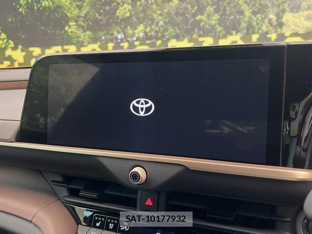 Toyota Crown Crossover 2023-03 7453642-2