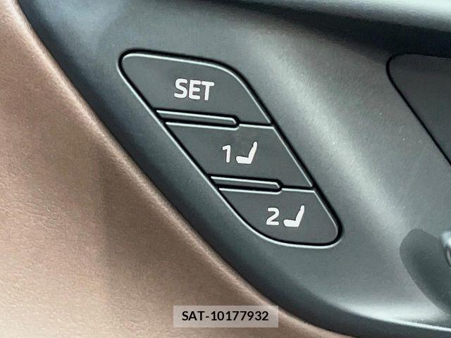 Toyota Crown Crossover 2023-03 7453642-8