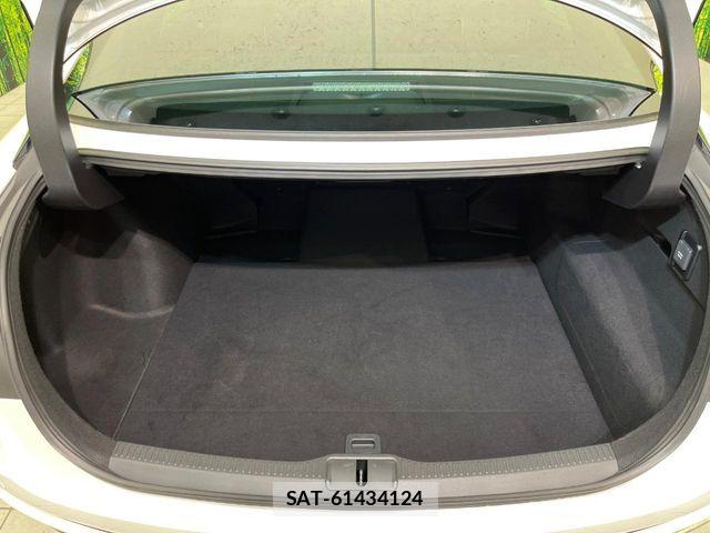 Toyota Crown Crossover 2022-12 7453638-9