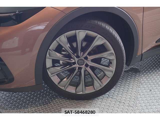 Toyota Crown Crossover 2022-10 7453643-9