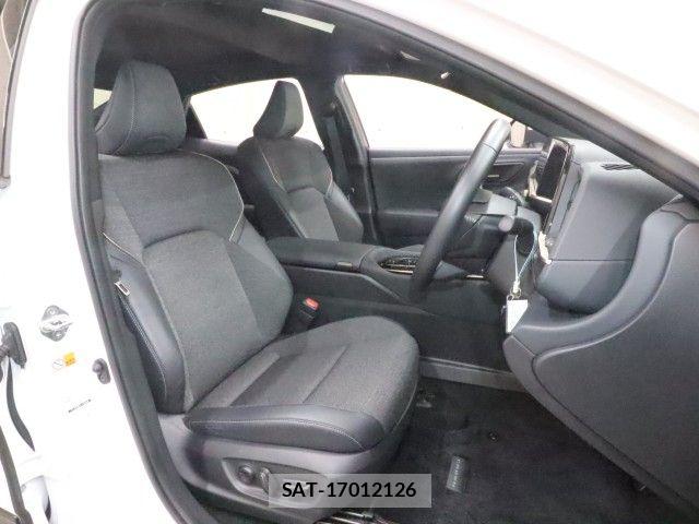 Toyota Crown Crossover 2025-04 7453637-3