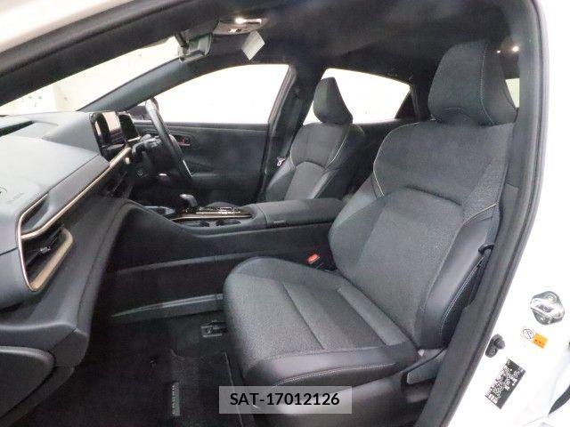 Toyota Crown Crossover 2025-04 7453637-6