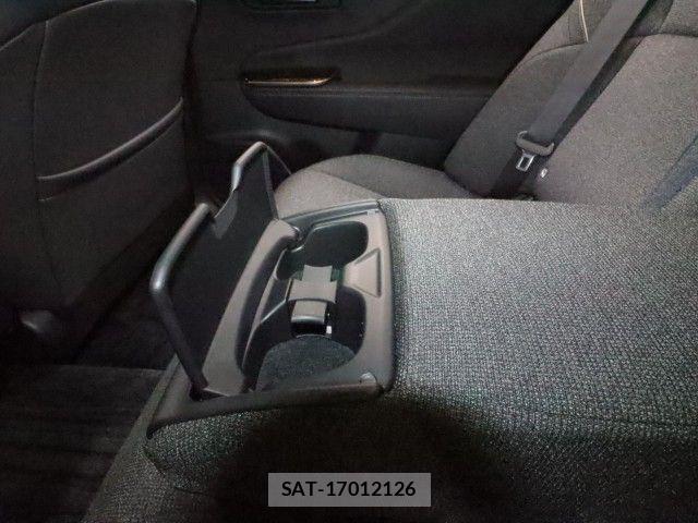 Toyota Crown Crossover 2025-04 7453637-8