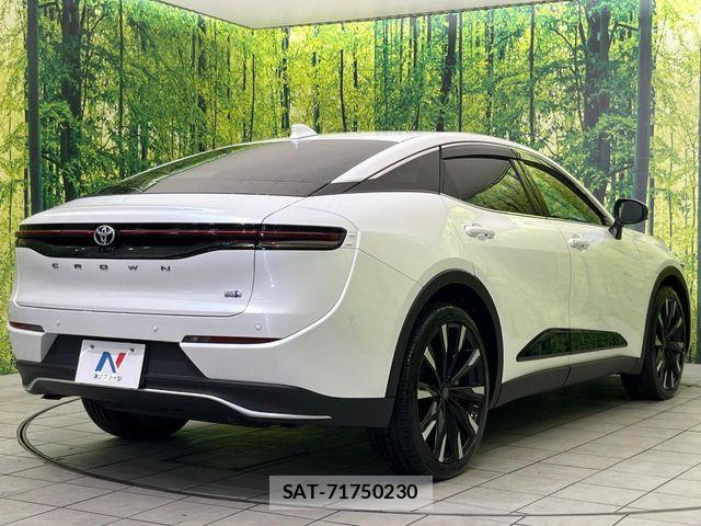 Toyota Crown Crossover 2023-03 7453639-16