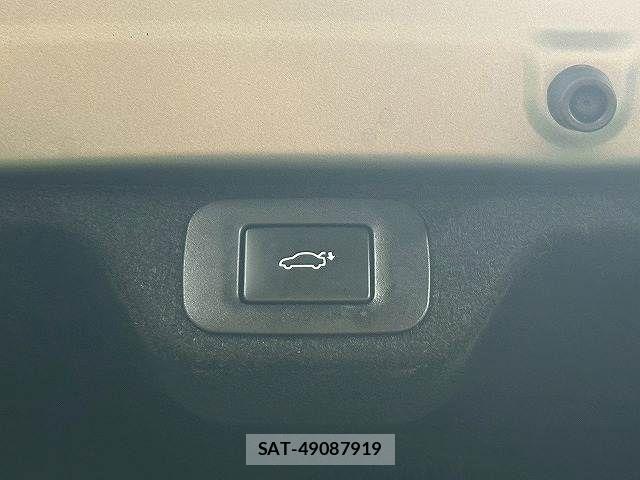 Toyota Crown Crossover 2023-03 7500031-15