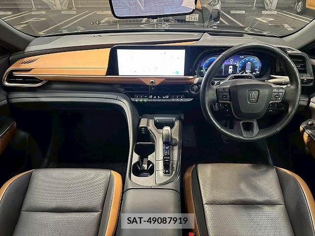 Toyota Crown Crossover 2023-03 7500031-2