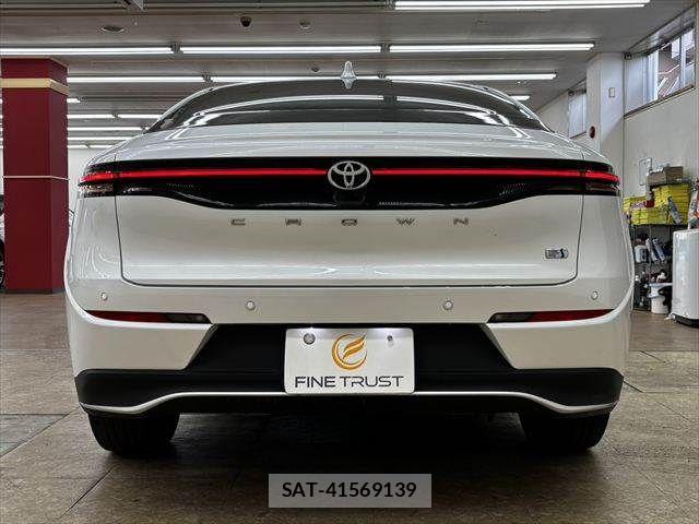 Toyota Crown Crossover 2023-09 7500035-15