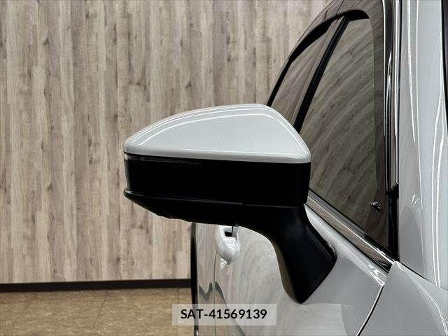 Toyota Crown Crossover 2023-09 7500035-22