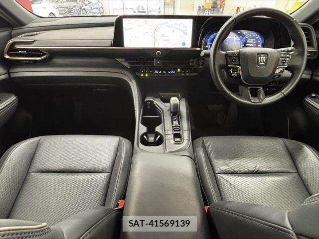 Toyota Crown Crossover 2023-09 7500035-2