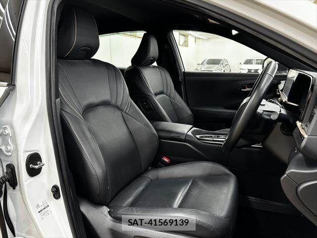 Toyota Crown Crossover 2023-09 7500035-6