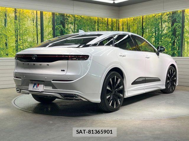 Toyota Crown Crossover 2023-02 7500026-16