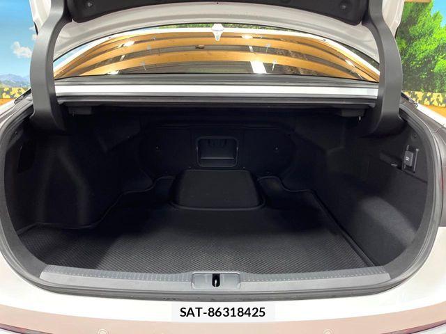 Toyota Crown Crossover 2022-11 7500033-9