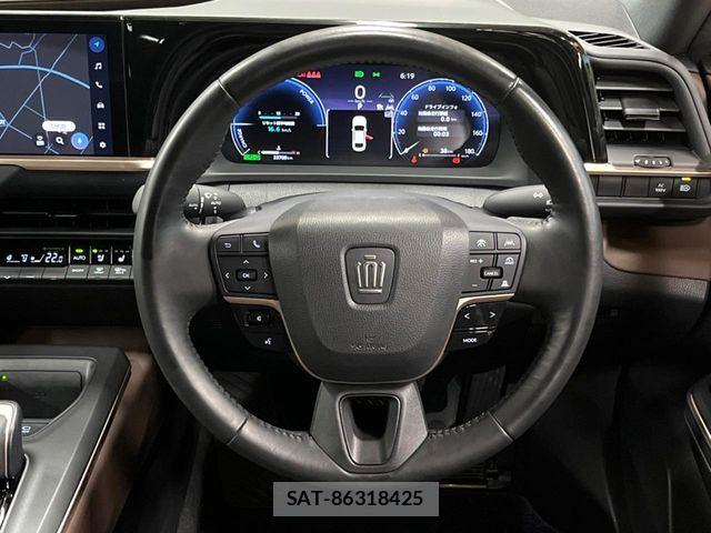Toyota Crown Crossover 2022-11 7500033-10