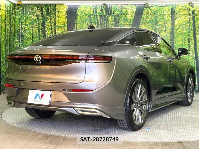Toyota Crown Crossover 2024-11 7500027-14