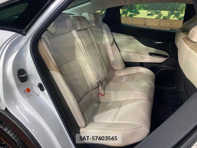 Toyota Crown Crossover 2023-06 7500030-10