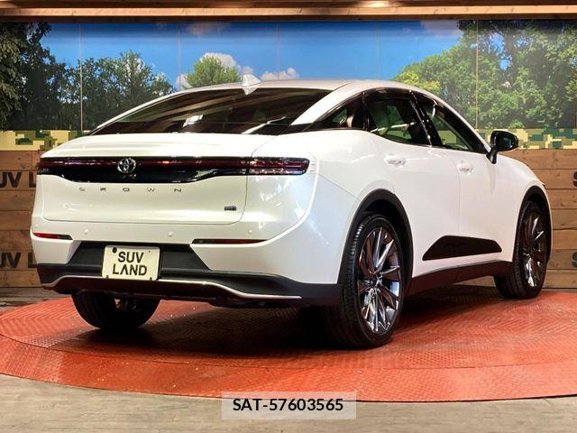 Toyota Crown Crossover 2023-06 7500030-16