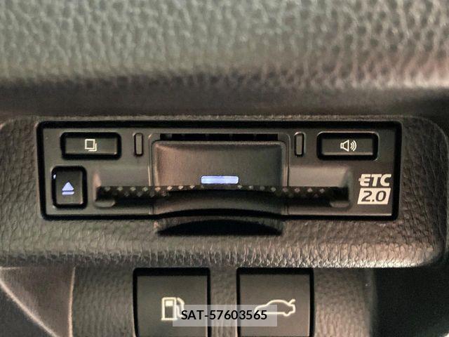 Toyota Crown Crossover 2023-06 7500030-6