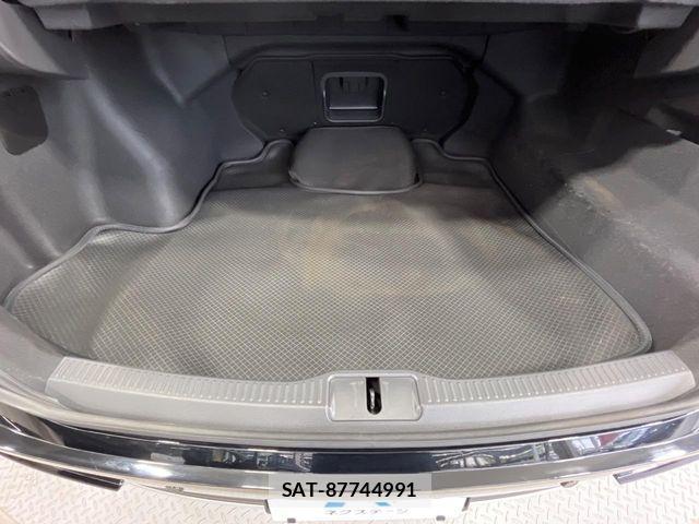 Toyota Crown Crossover 2023-03 7500032-9