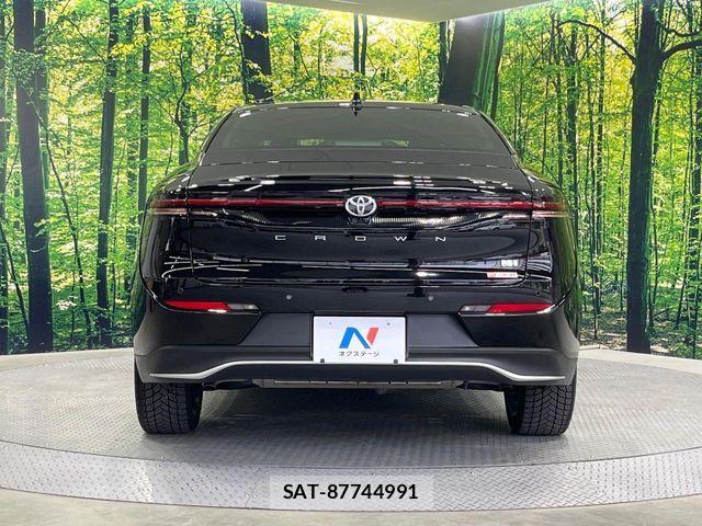 Toyota Crown Crossover 2023-03 7500032-14