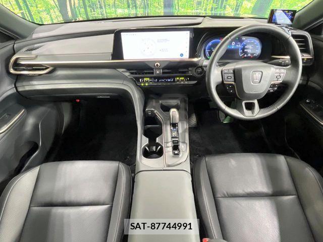 Toyota Crown Crossover 2023-03 7500032-1