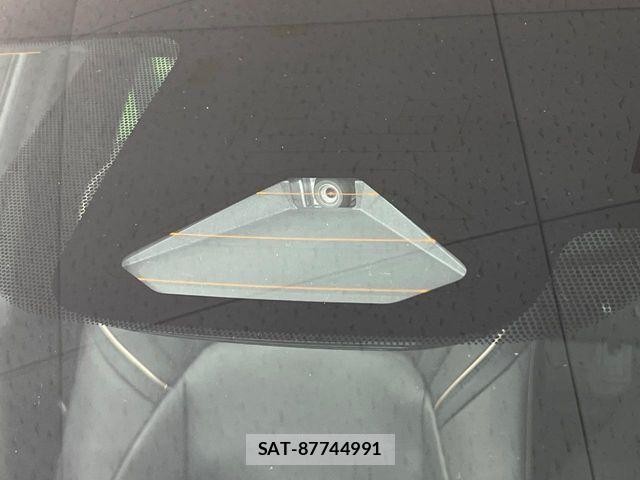 Toyota Crown Crossover 2023-03 7500032-5