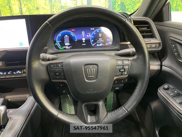 Toyota Crown Crossover 2023-02 7561970-10