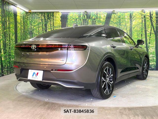 Toyota Crown Crossover 2023-10 7561972-16